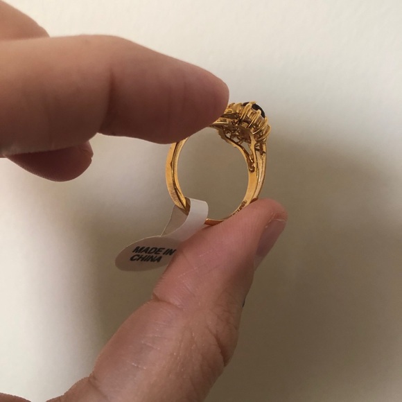 Ruby costume ring - Picture 4 of 8